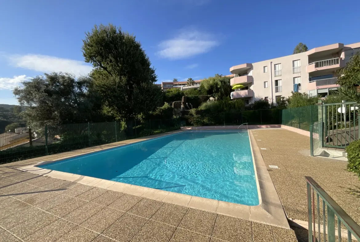 Appartement 2 pièces avec vue mer à Villeneuve Loubet 