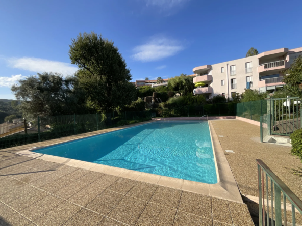Appartement 2 pièces avec vue mer à Villeneuve Loubet 