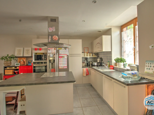 Maison de village 105 m² à Saint-Symphorien-d'Ozon avec terrasse