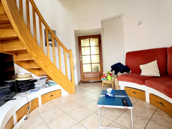 Maison atypique de 140 m² avec garage à Paulx 