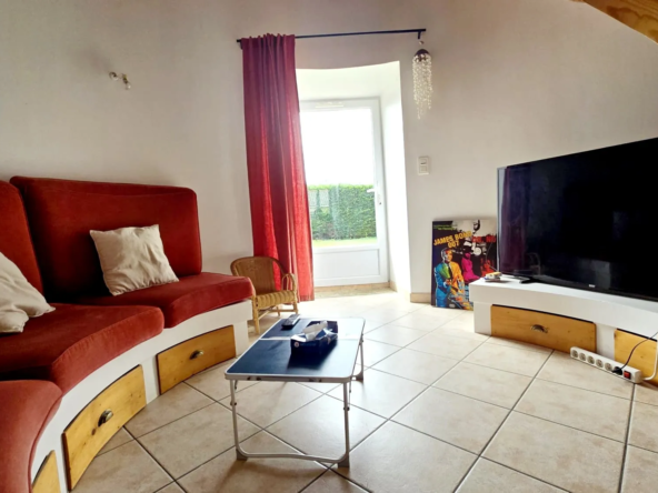 Maison atypique de 140 m² avec garage à Paulx 