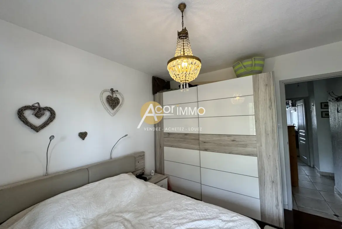 Appartement lumineux 68m² à Sanary sur mer avec cave et parking 