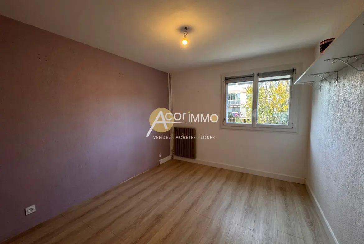 Appartement lumineux 68m² à Sanary sur mer avec cave et parking 