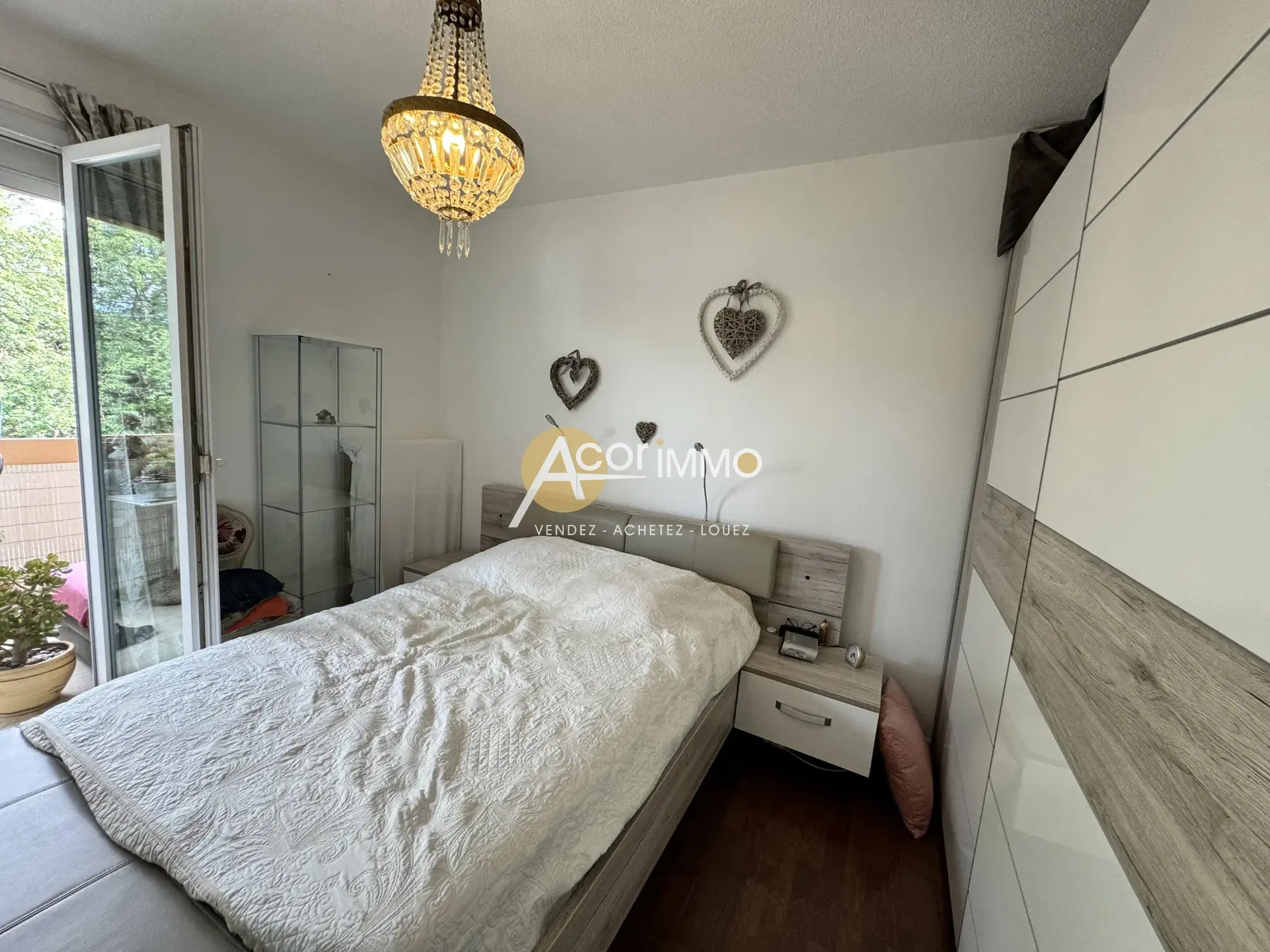 Appartement lumineux 68m² à Sanary sur mer avec cave et parking 