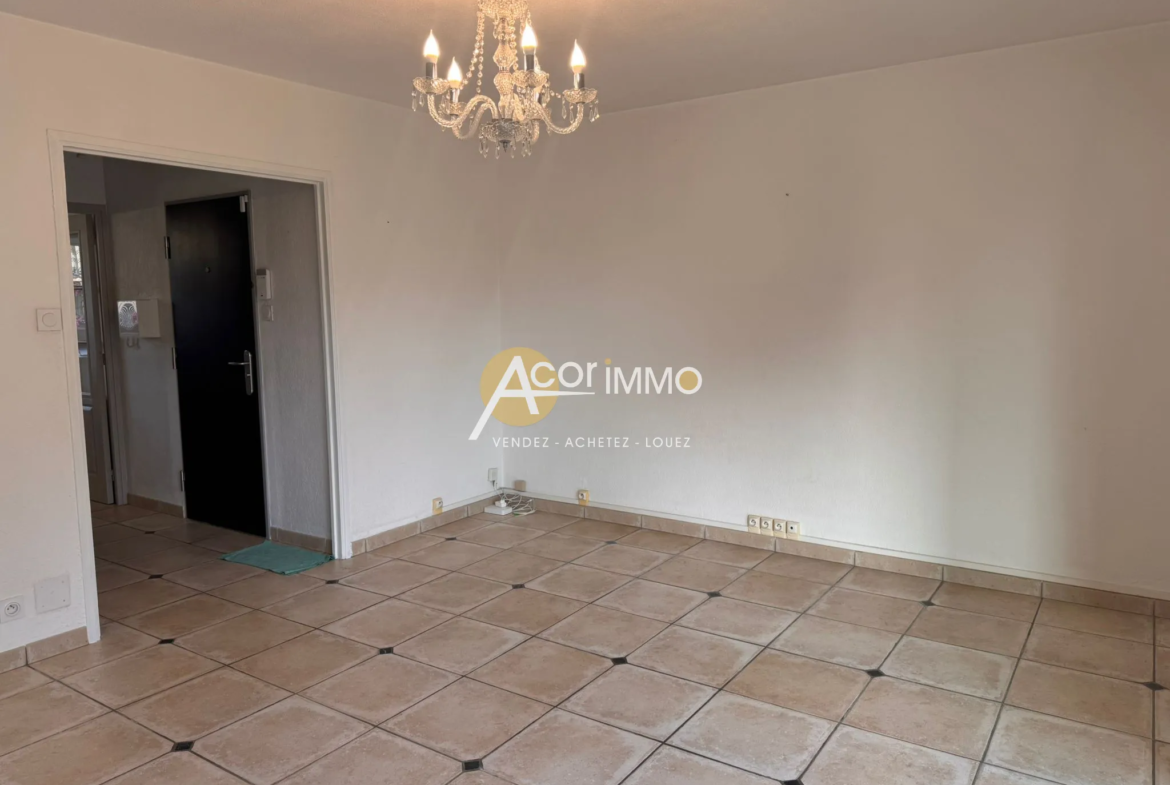 Appartement lumineux 68m² à Sanary sur mer avec cave et parking 