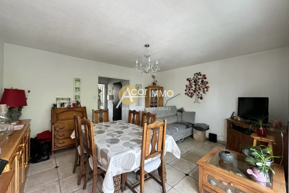 Appartement lumineux 68m² à Sanary sur mer avec cave et parking 