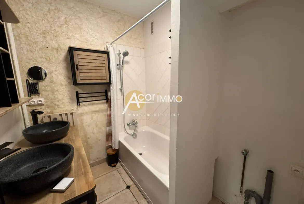 Appartement lumineux 68m² à Sanary sur mer avec cave et parking 