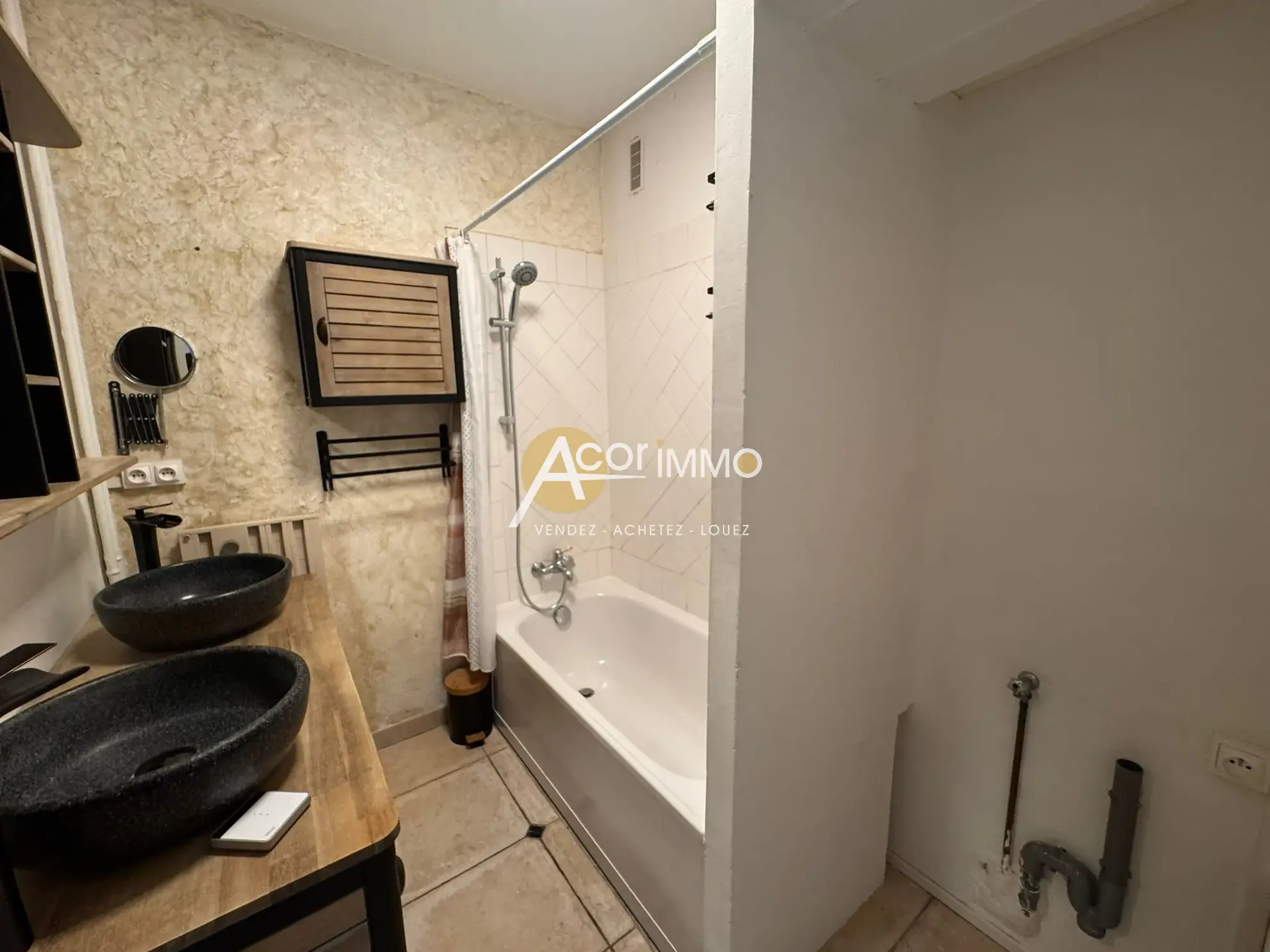 Appartement lumineux 68m² à Sanary sur mer avec cave et parking 