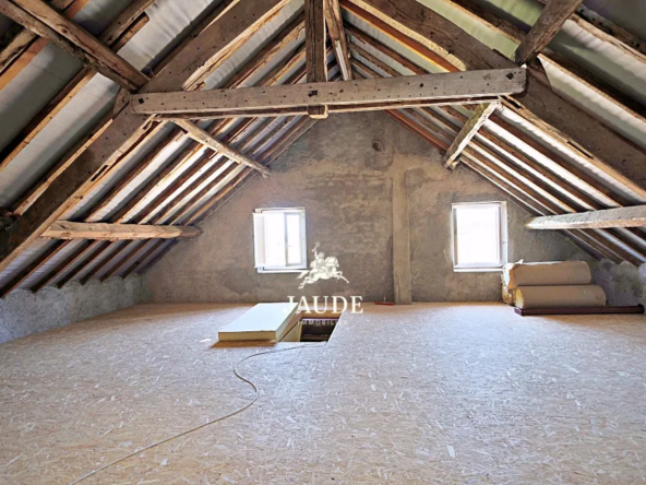 À vendre à Biollet : Maison avec 4 chambres et jardin 