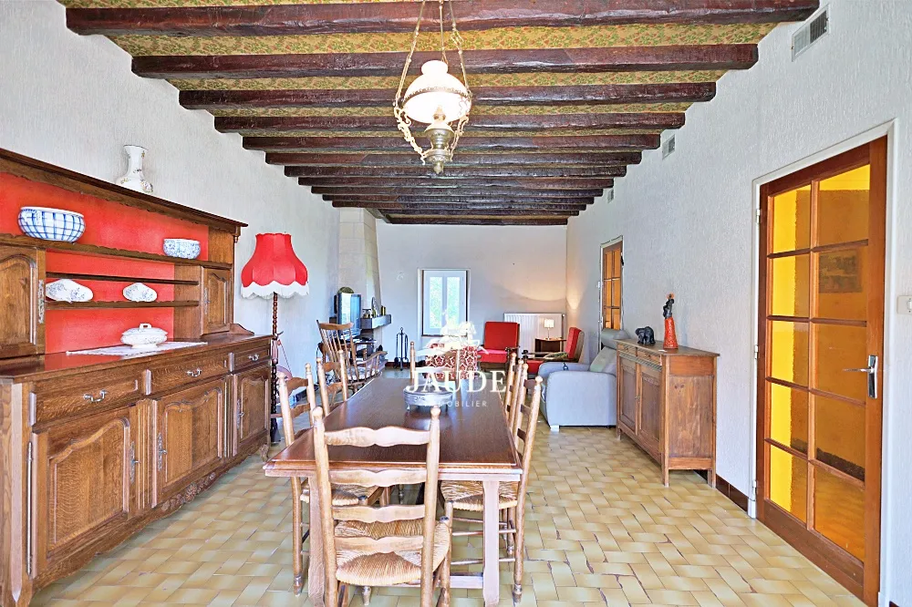 À vendre à Biollet : Maison avec 4 chambres et jardin 