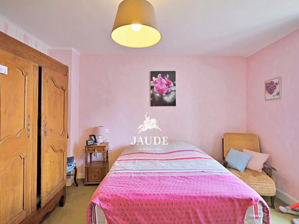 À vendre à Biollet : Maison avec 4 chambres et jardin 