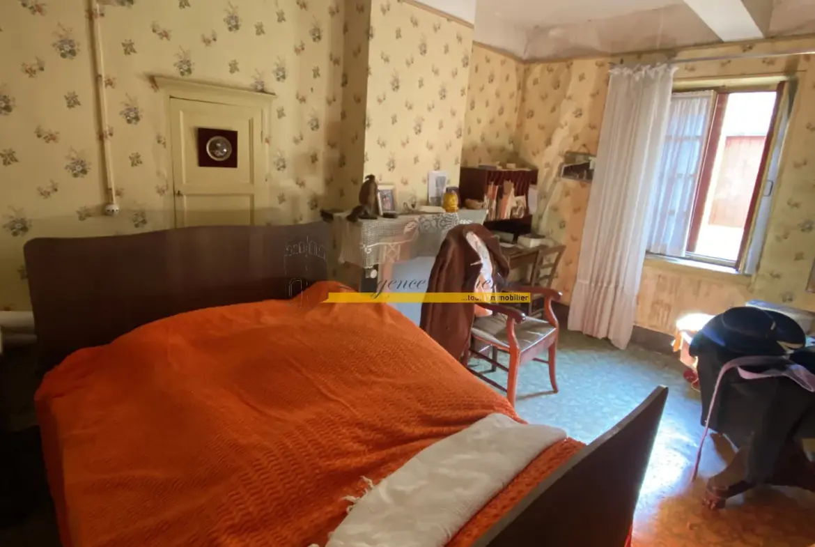 Maison de village à rénover à Espeluche - 234 000 € 