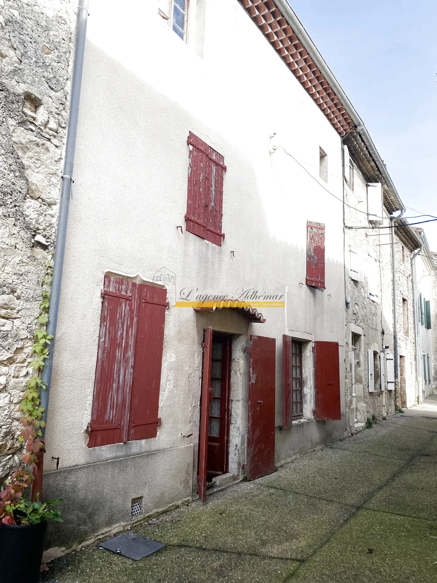 Maison de village à rénover à Espeluche - 234 000 € 
