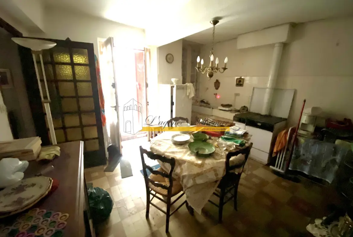 Maison de village à rénover à Espeluche - 234 000 € 