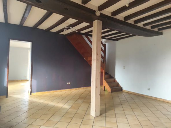 Longère à rénover au cœur de la campagne de Vion 