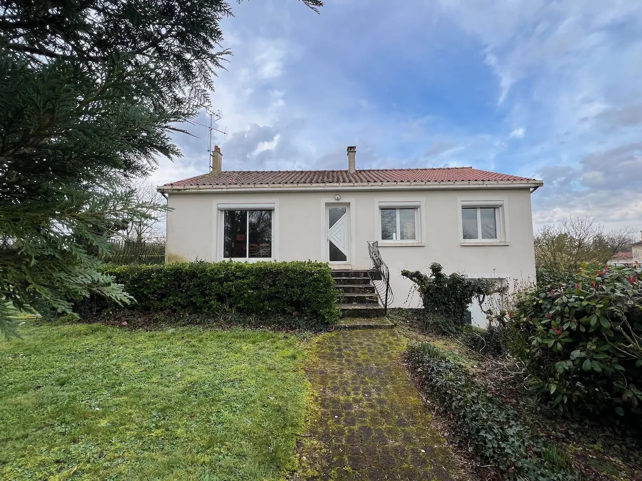 À vendre : Maison spacieuse de 118 m² à Thiré avec jardin 