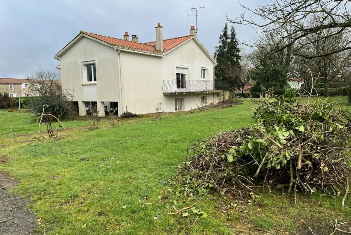 À vendre : Maison spacieuse de 118 m² à Thiré avec jardin 