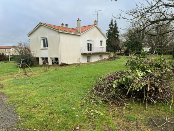 À vendre : Maison spacieuse de 118 m² à Thiré avec jardin 