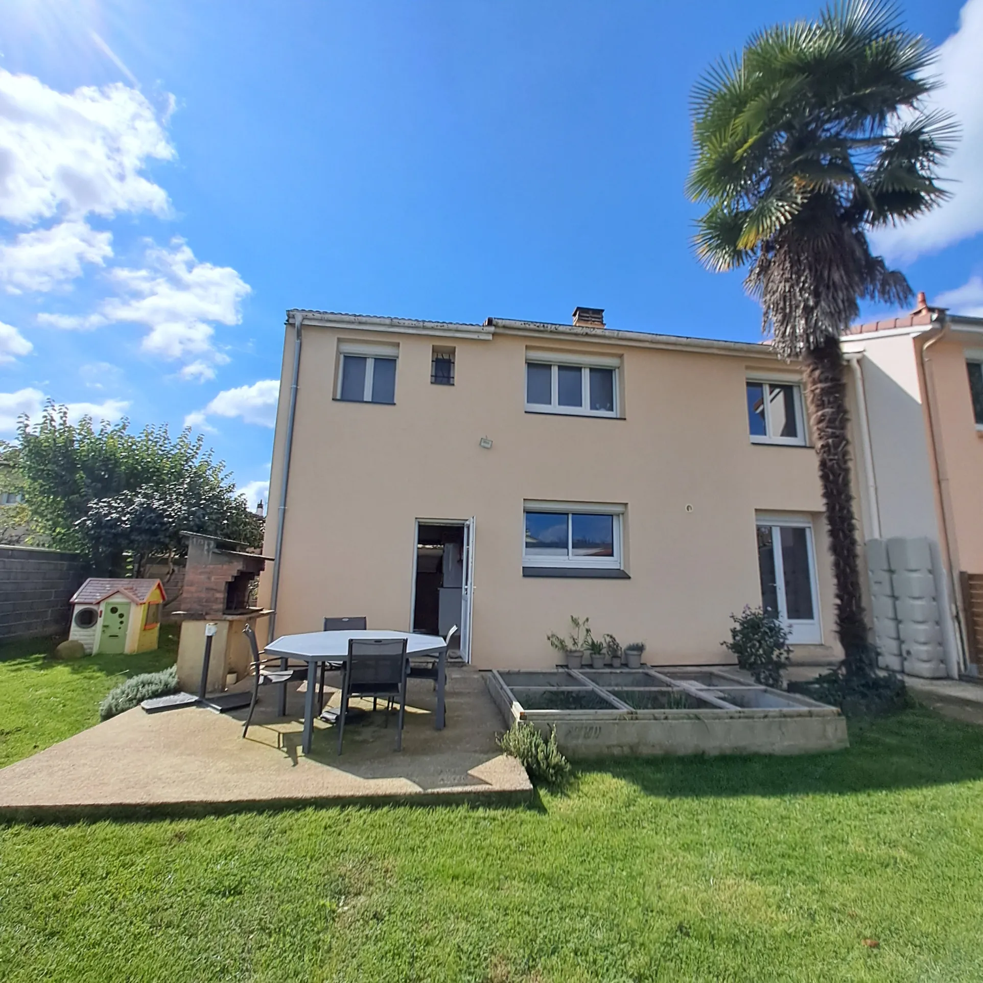 Maison familiale avec jardin à Odos 