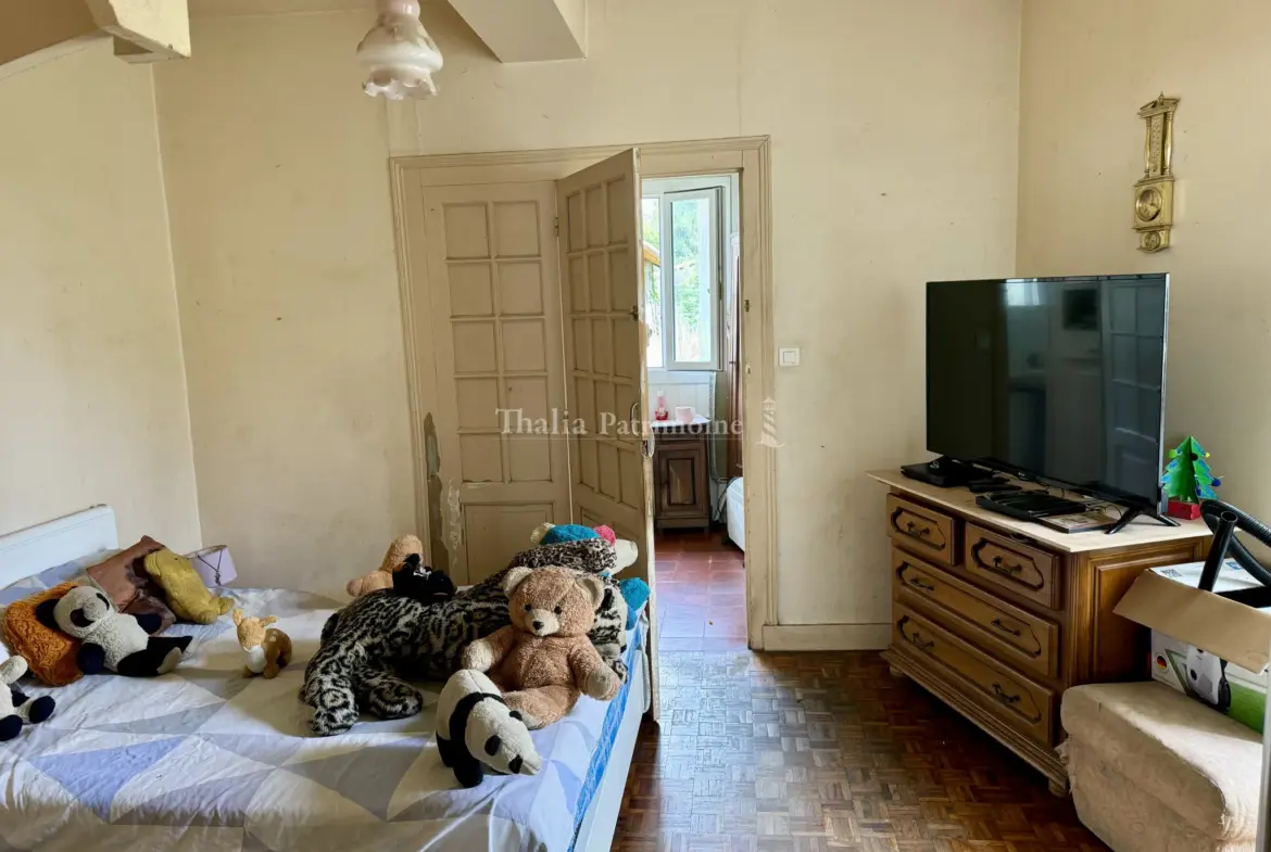 Immeuble de rapport à Bergerac avec dépendance et garage 