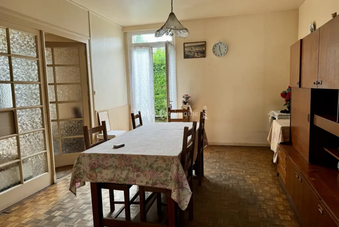 Immeuble de rapport à Bergerac avec dépendance et garage 