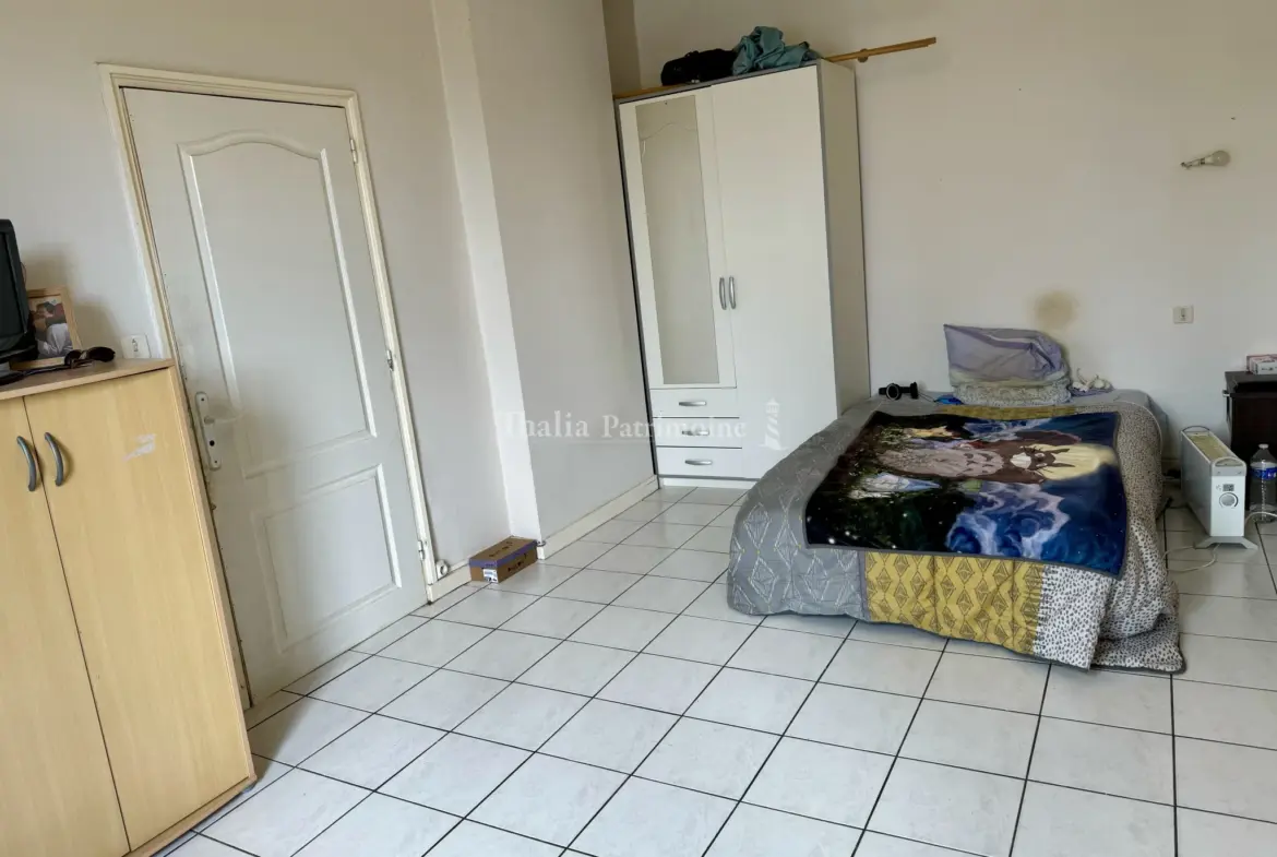 Immeuble de rapport à Bergerac avec dépendance et garage 