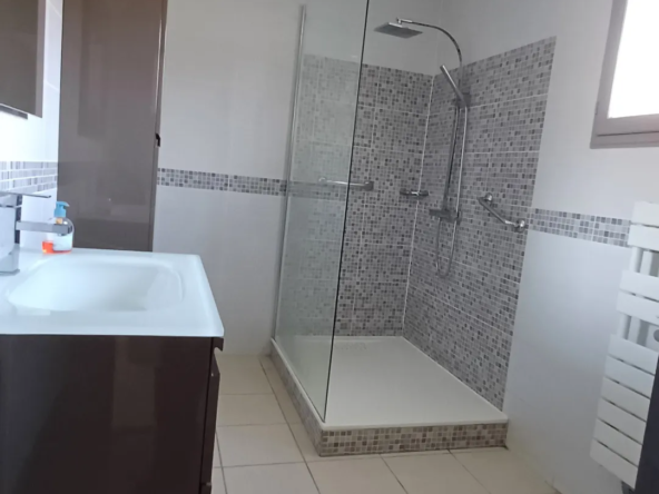 Maison de plain-pied à vendre à Cusset - 190,000 EUR 