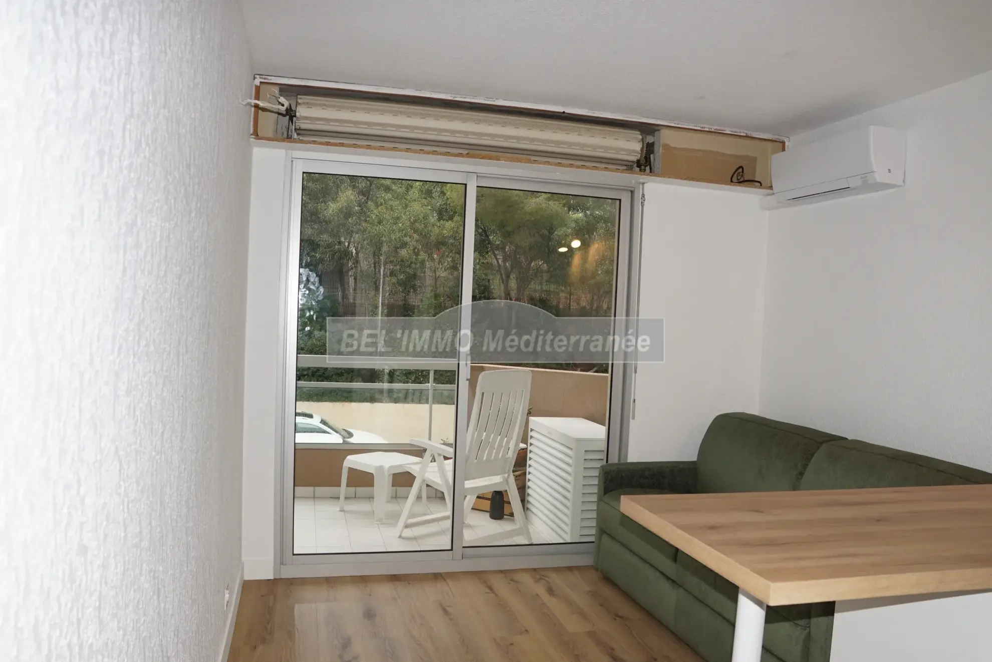 À vendre : Joli studio avec belle terrasse, cave et parking à Cavalaire sur Mer 