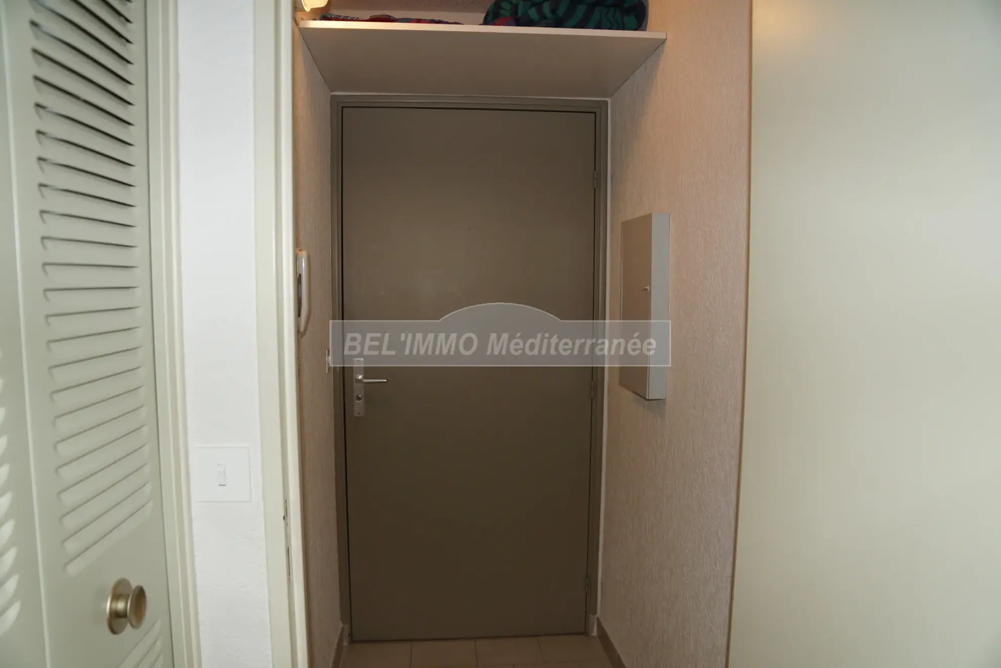 À vendre : Joli studio avec belle terrasse, cave et parking à Cavalaire sur Mer 