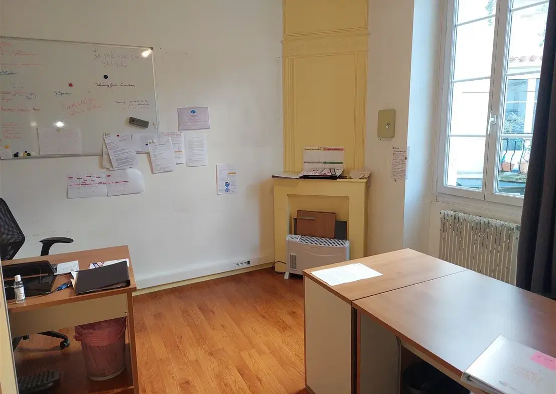 Local commercial et appartement T3 à vendre à Langon 