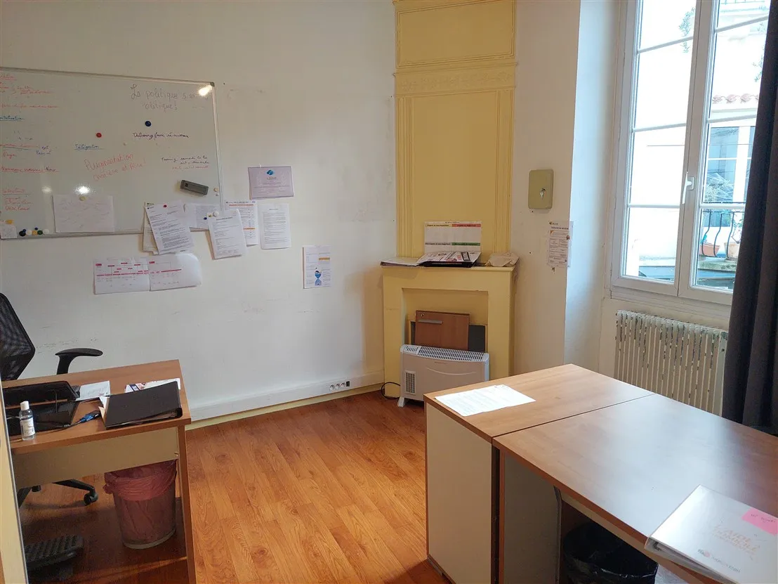 Local commercial et appartement T3 à vendre à Langon 