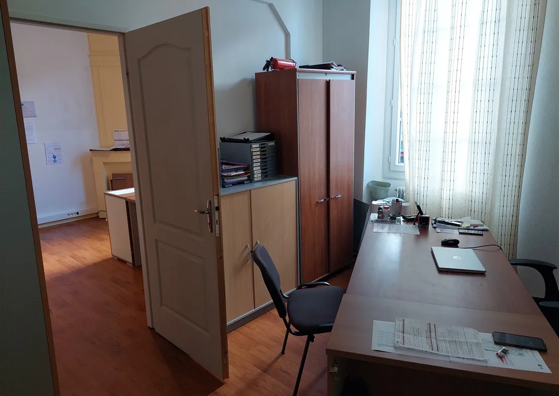 Local commercial et appartement T3 à vendre à Langon 