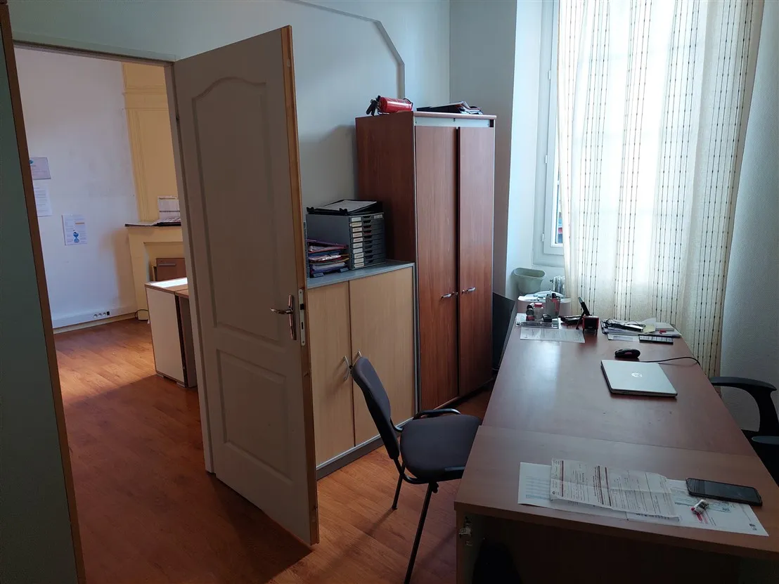 Local commercial et appartement T3 à vendre à Langon 