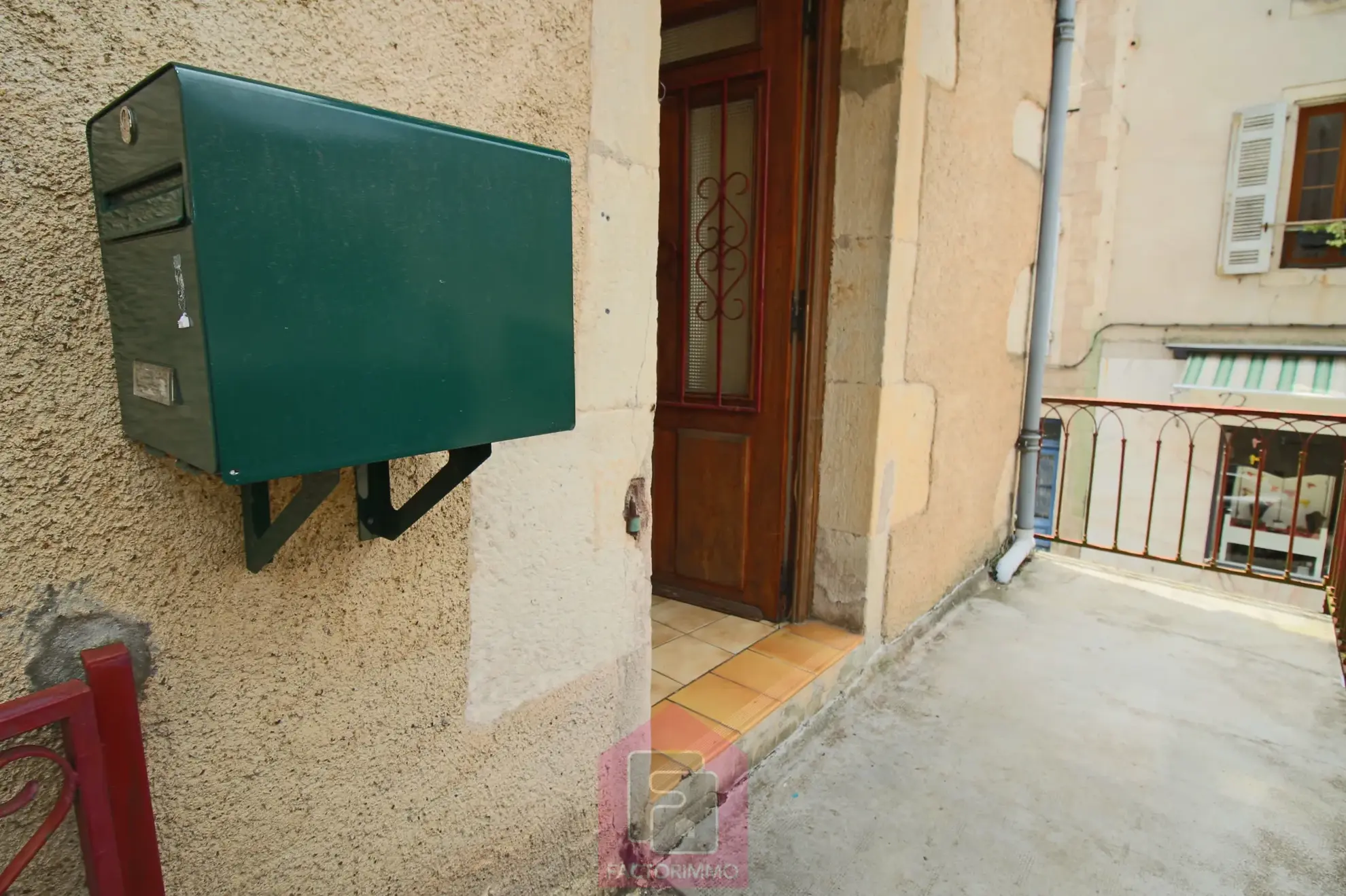 À vendre : Maison en pierre rénovée à Puy l'Eveque 