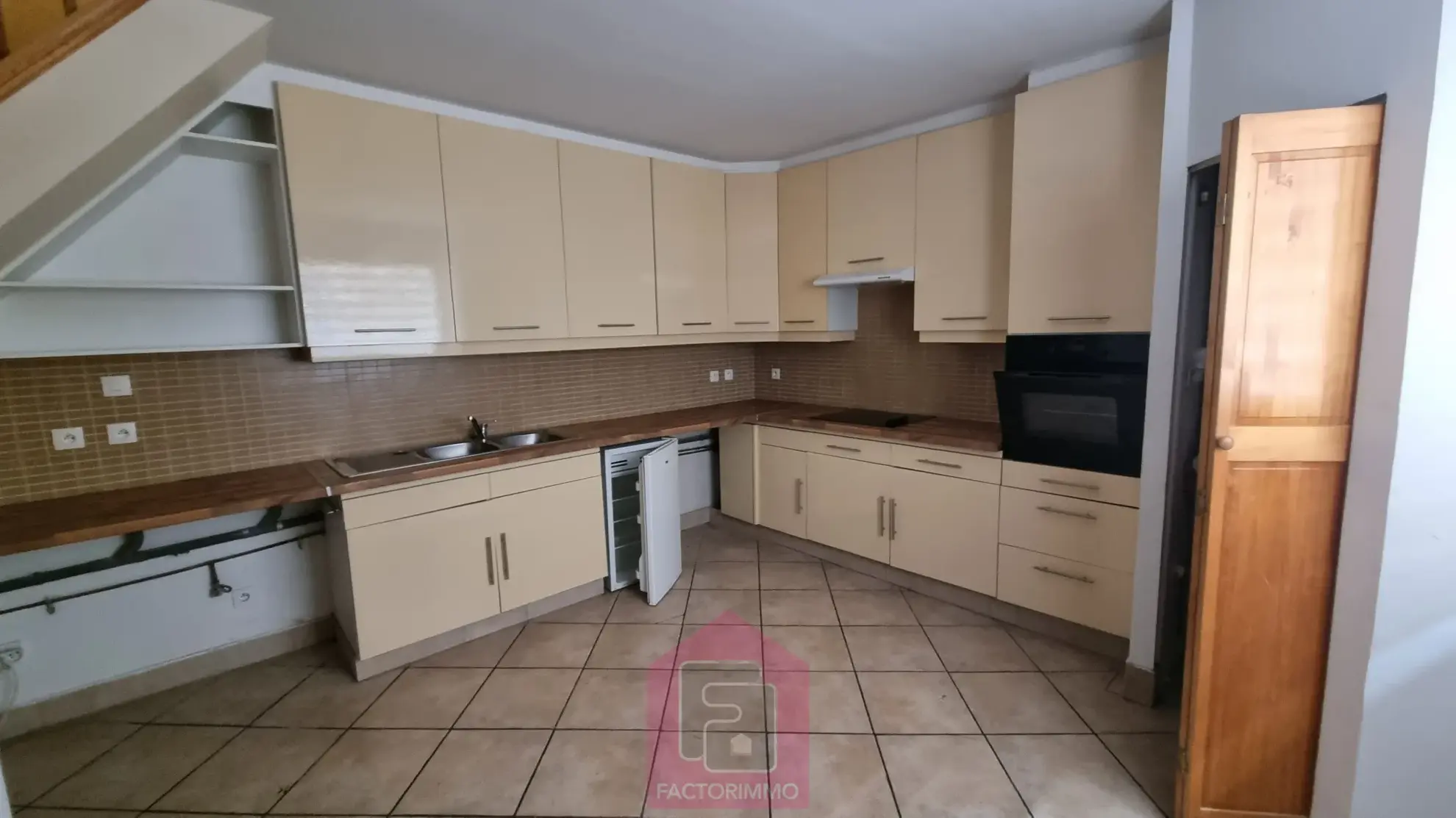 À vendre : Maison en pierre rénovée à Puy l'Eveque 