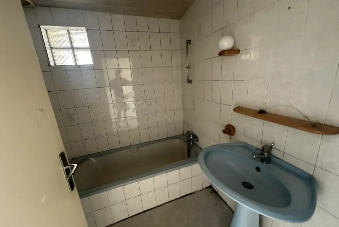 Maison de bourg à vendre à Guenin - 4 chambres 