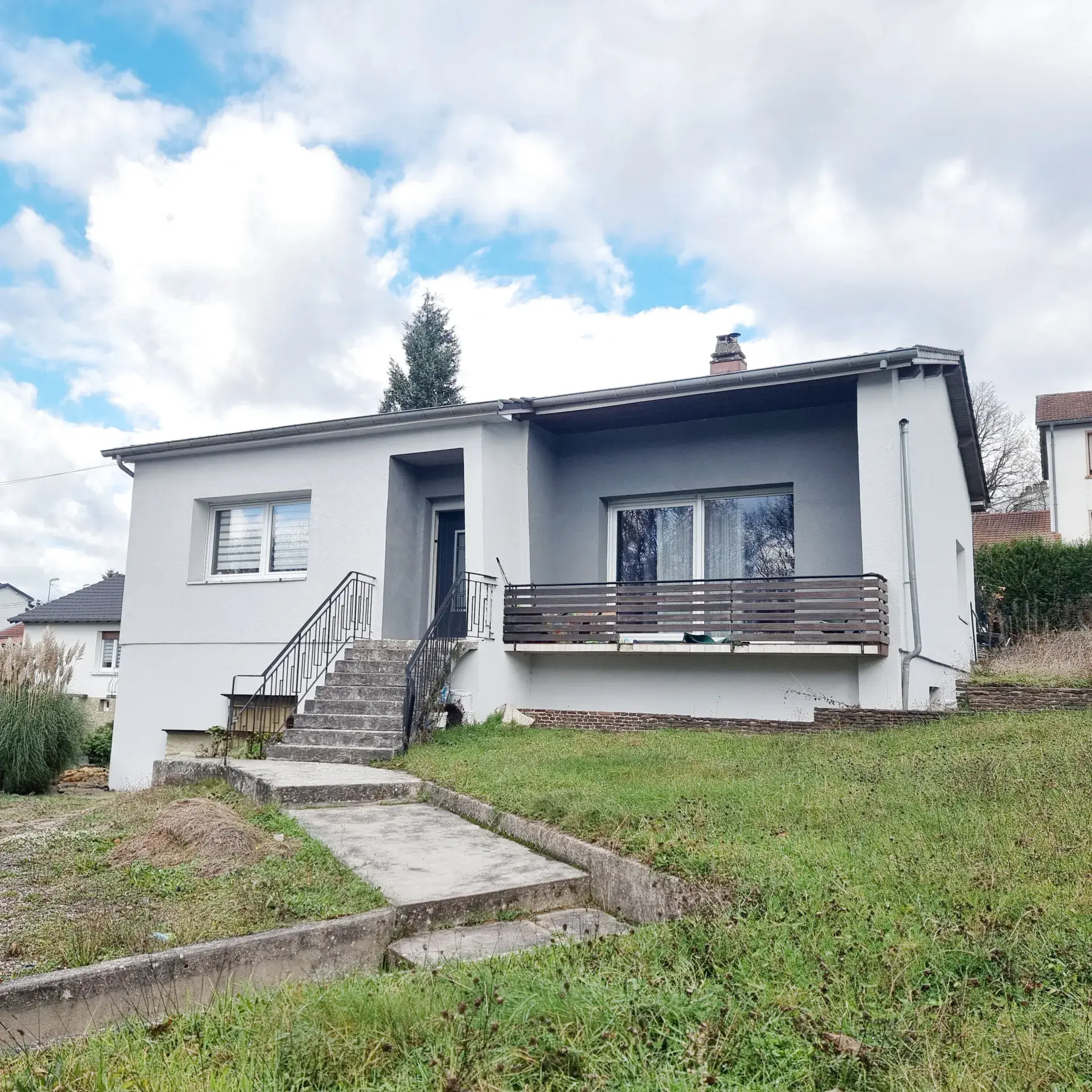 Maison familiale avec jardin et sous-sol à Creutzwald 