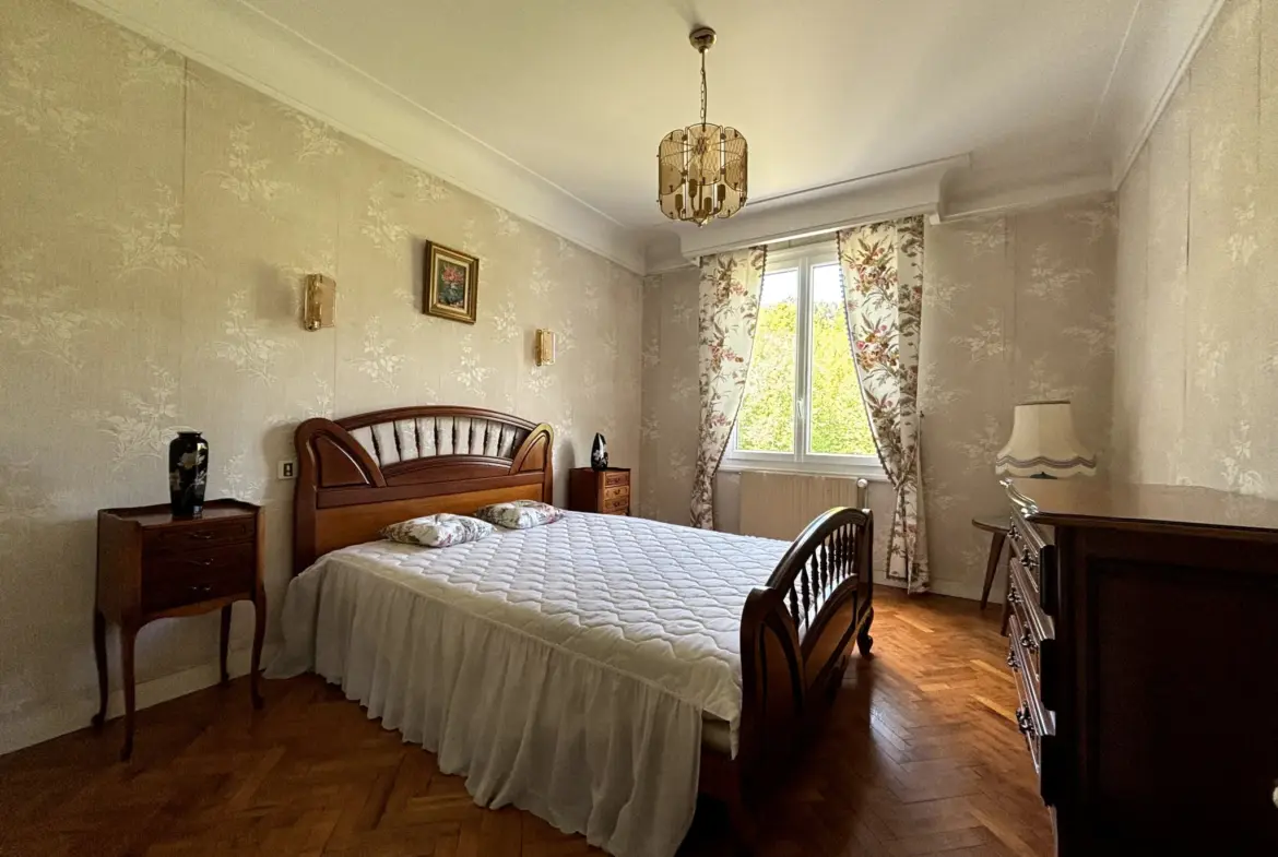 Charmante maison des années 70 à Chancelade 