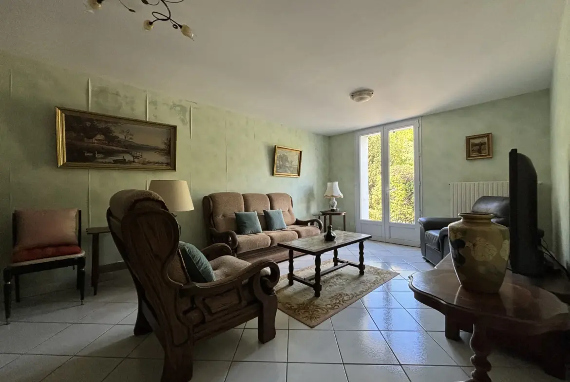 Charmante maison des années 70 à Chancelade 