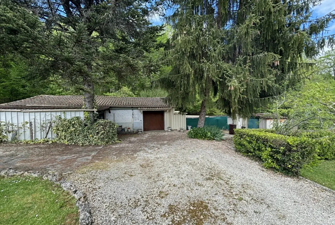 Charmante maison des années 70 à Chancelade 