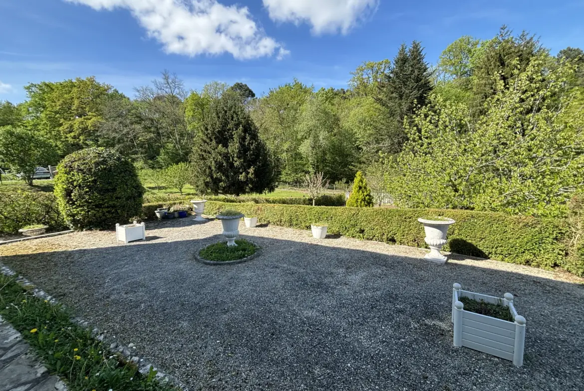 Charmante maison des années 70 à Chancelade 