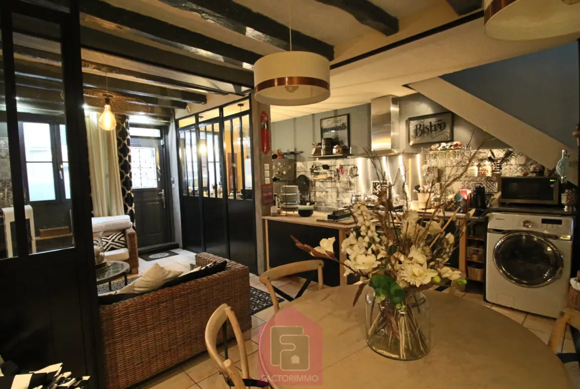 Maison rénovée de 85 m² à Puy l'Évêque 