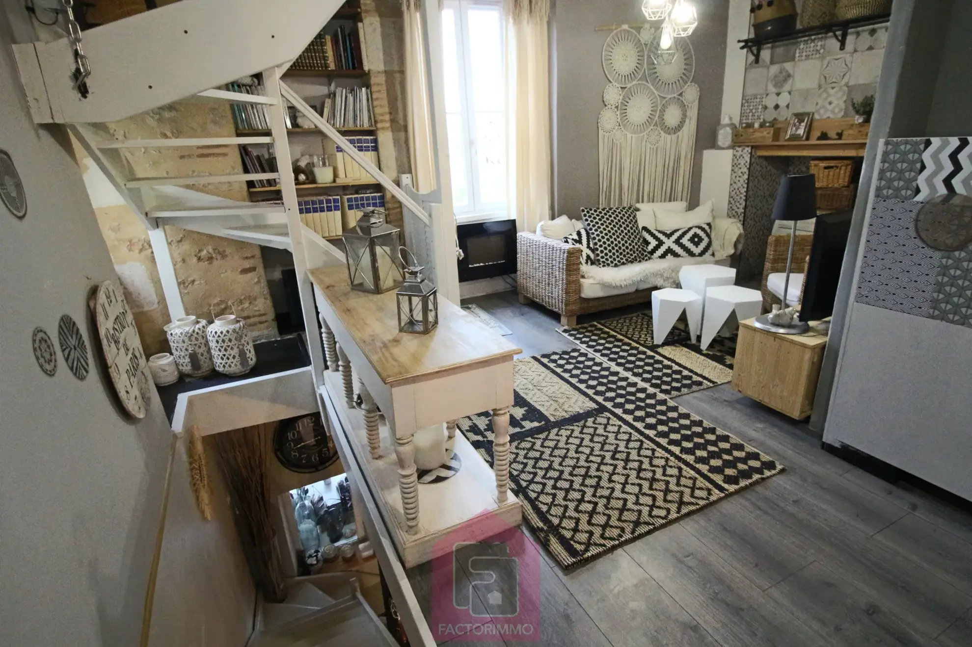 Maison rénovée de 85 m² à Puy l'Évêque 