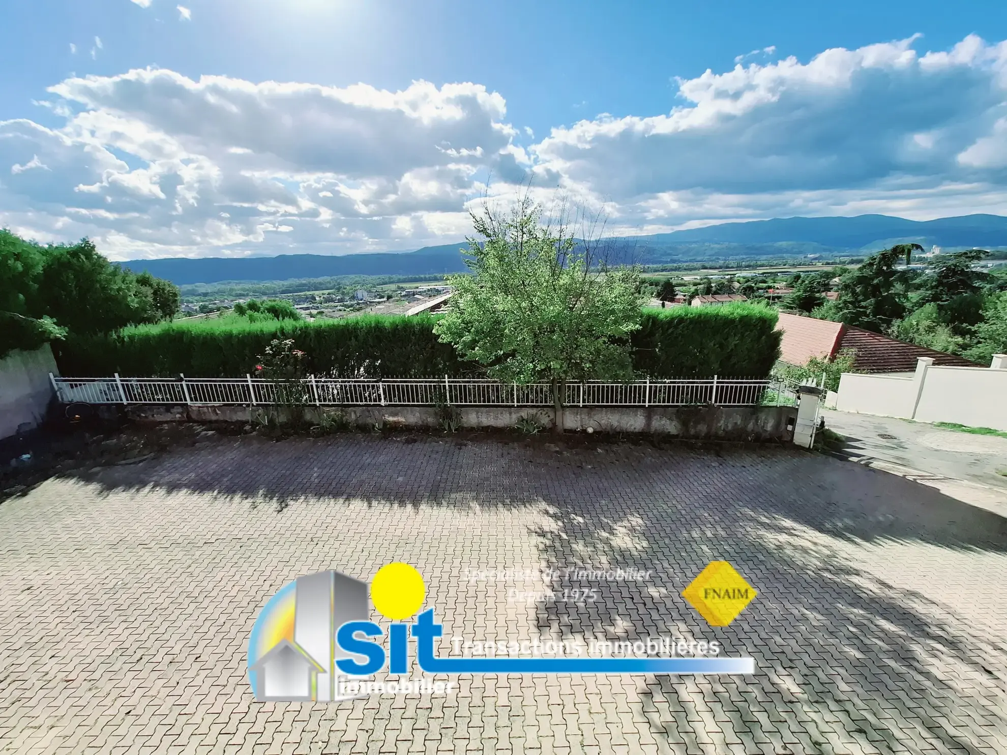 À vendre : Maison spacieuse de 136 m² à CHANAS 