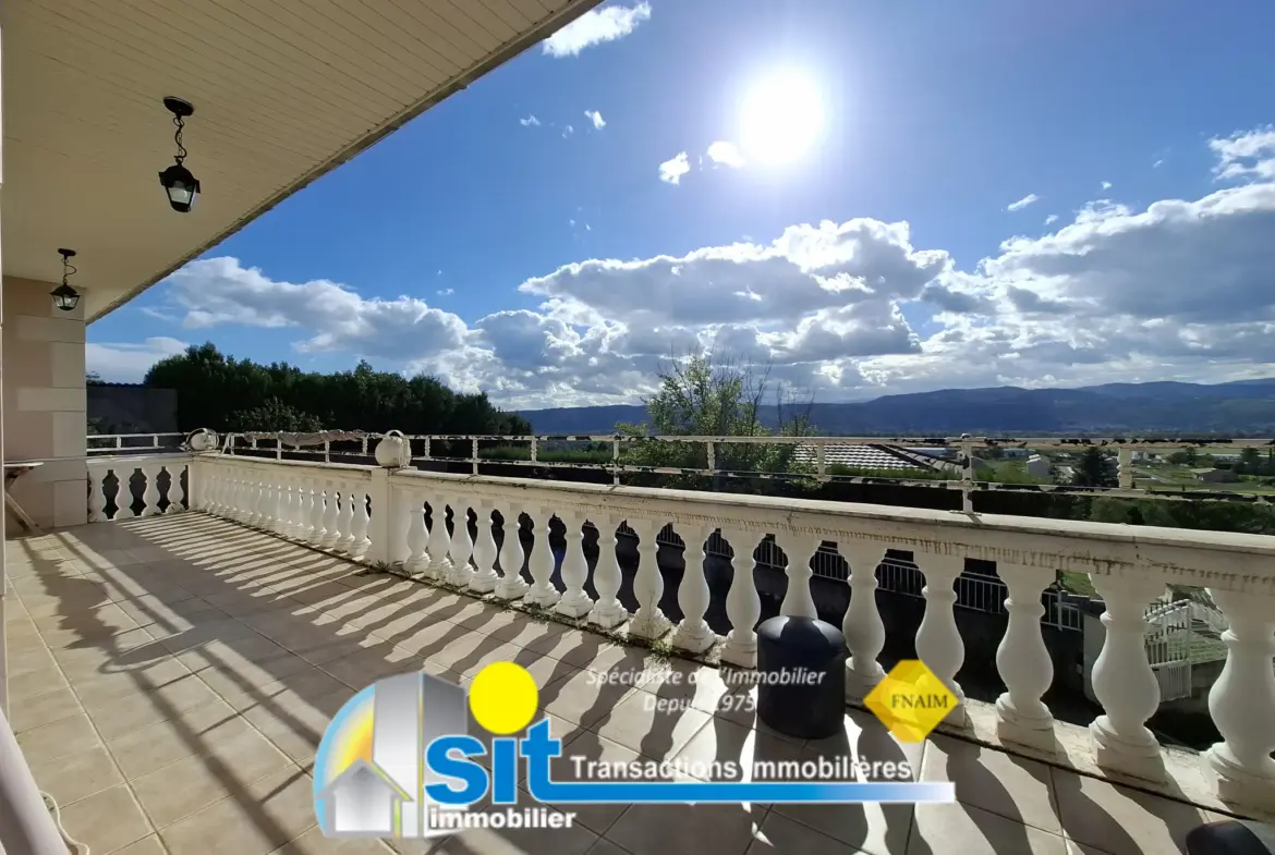 À vendre : Maison spacieuse de 136 m² à CHANAS 