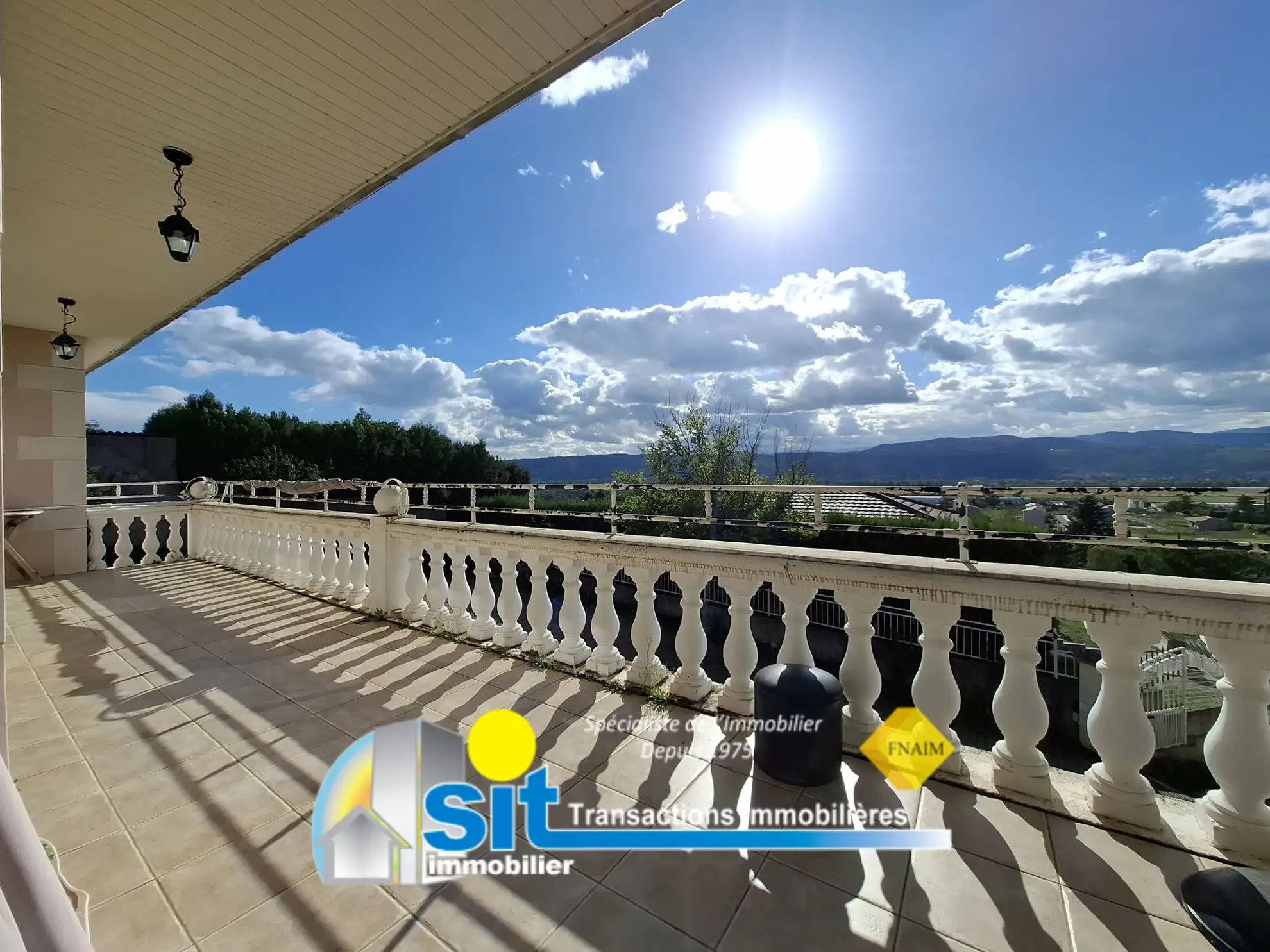 À vendre : Maison spacieuse de 136 m² à CHANAS 