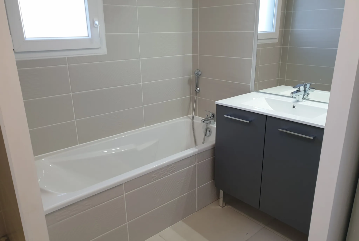 Maison neuve à Dompierre sur Veyle avec 3 chambres et jardin 