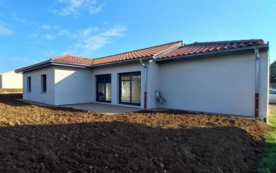 Maison neuve à Dompierre sur Veyle avec 3 chambres et jardin 