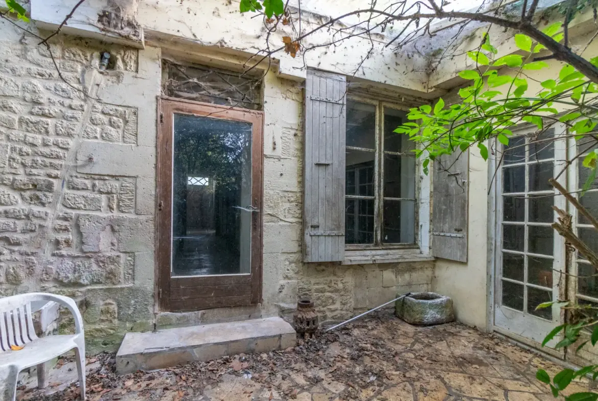 Maison de caractère à Saint-Savinien avec jardin de 800 m² 