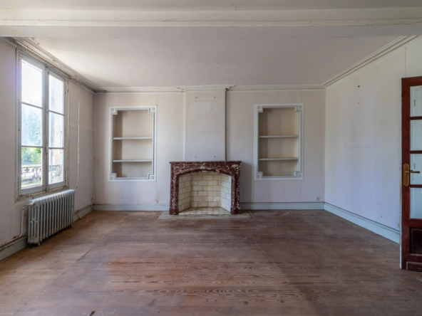 Maison de caractère à Saint-Savinien avec jardin de 800 m² 